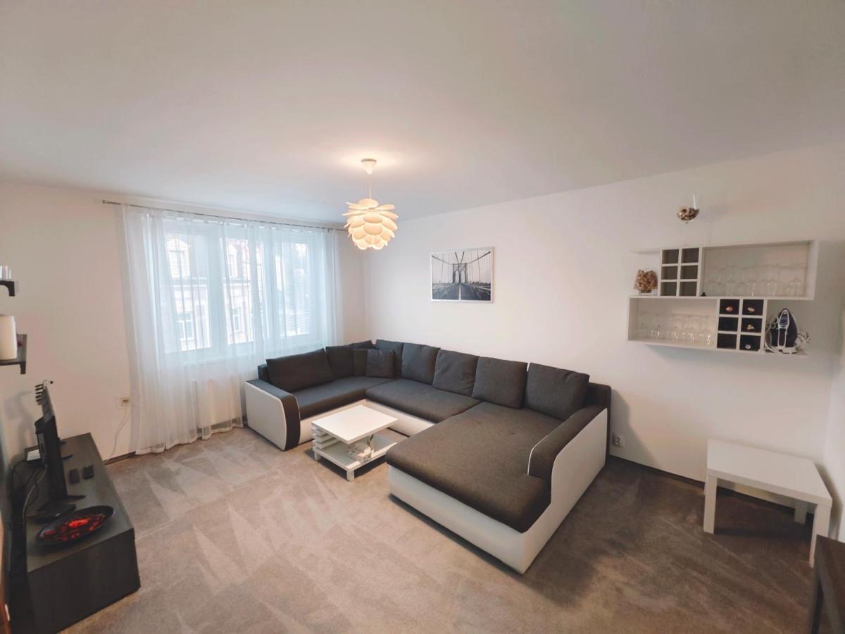 Apartmán v centru KLV Exterior foto