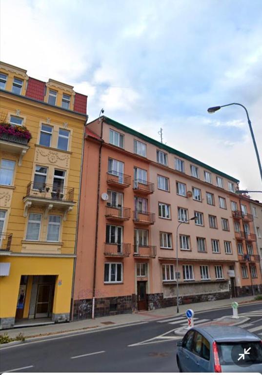 Apartmán v centru KLV Exterior foto