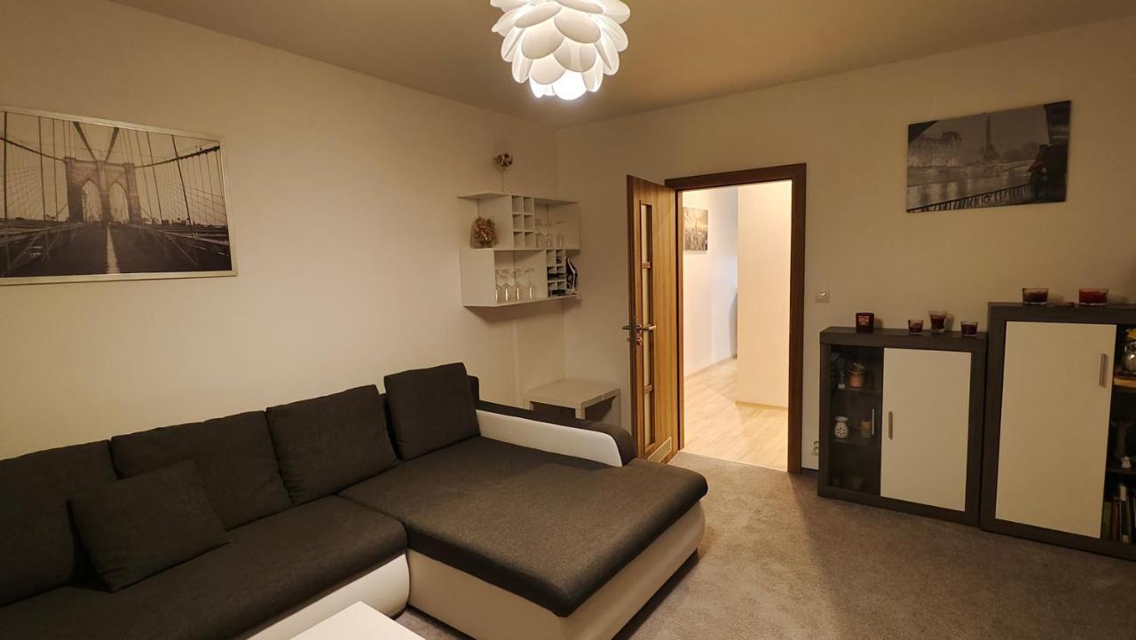 Apartmán v centru KLV Exterior foto
